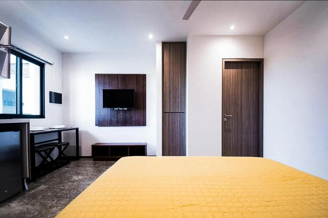 Dewl Estudios : El Mexicano Playa del Carmen 0*,  Mexikó